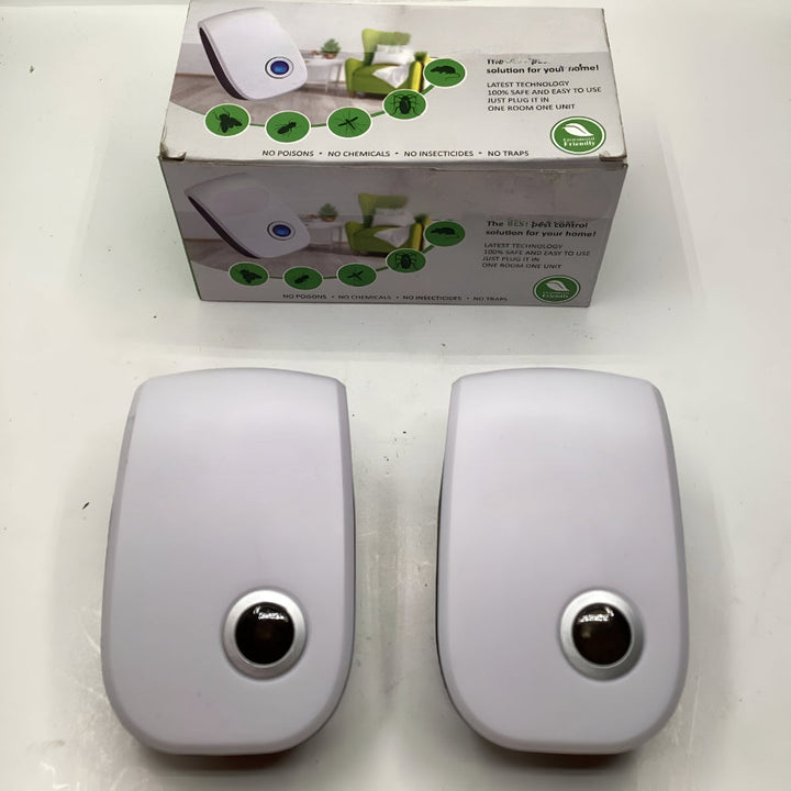 Pest Control Ultrasonic Indoor Plug Device Set