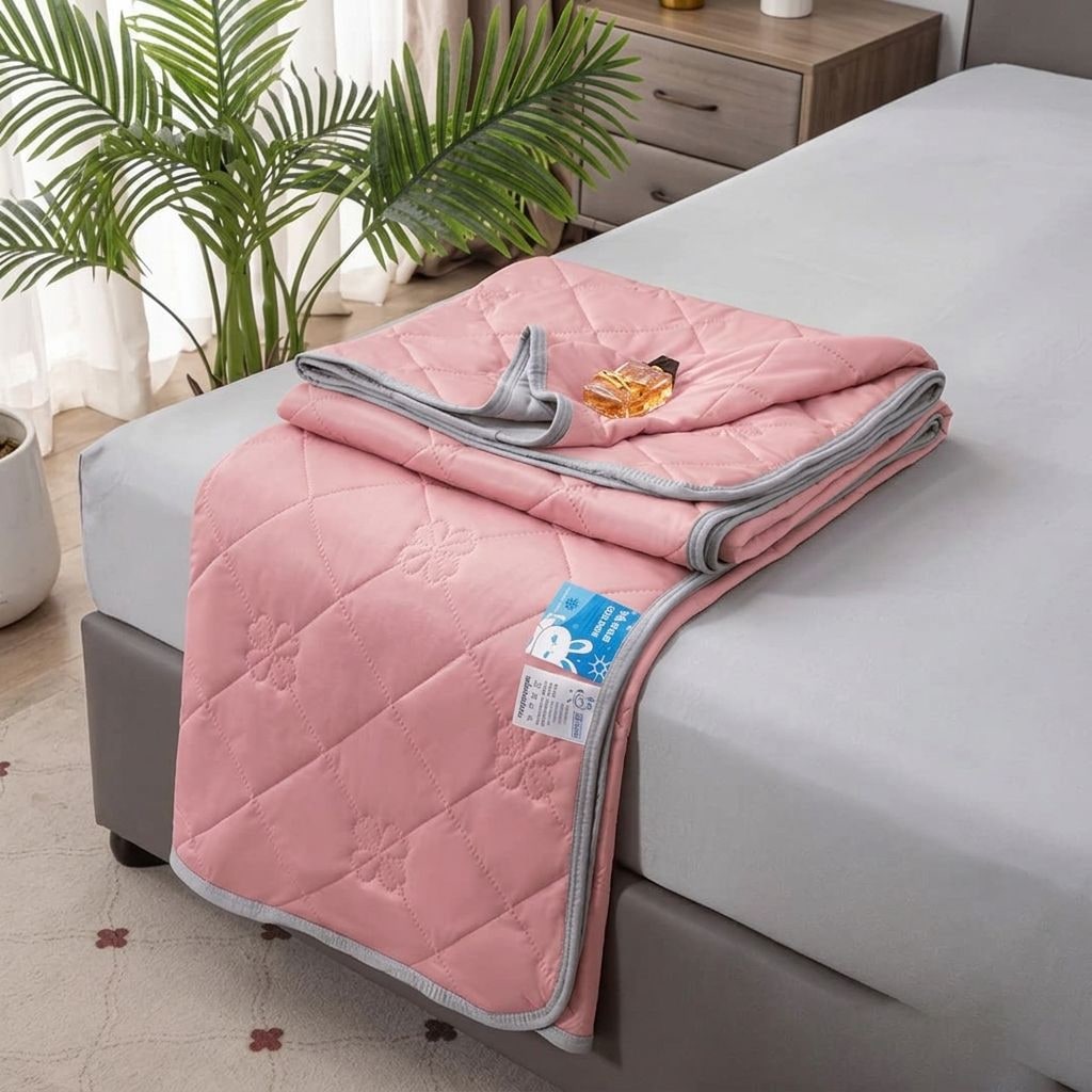 Cooling Blanket Summer Blanket Lightweight Breathable Design